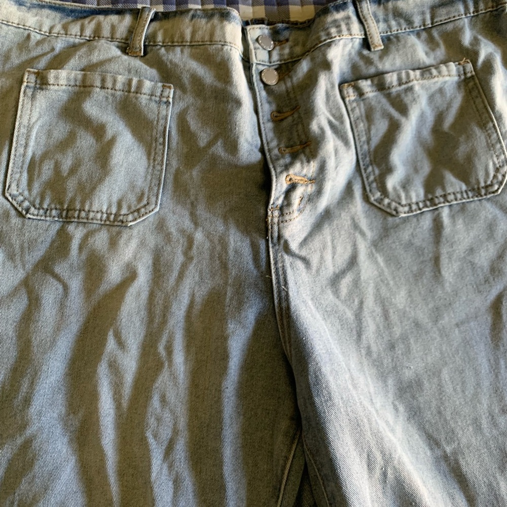 Capris - Picture 10 of 10